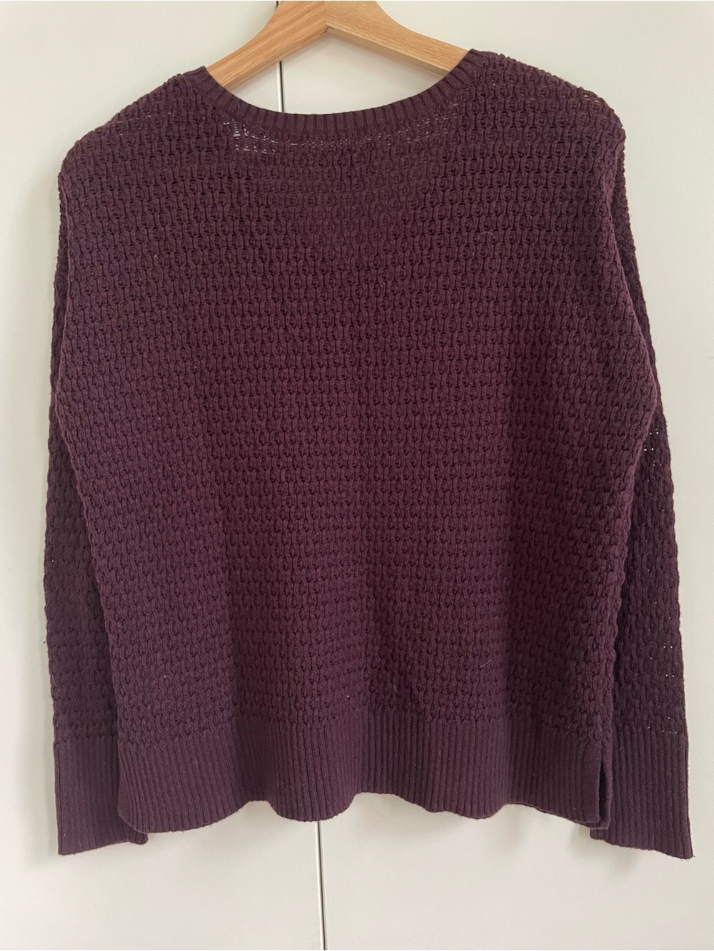 American Eagle Burgundy Purple V-Neck Waffle Knit Sweater Size S - Picture 5 of 9